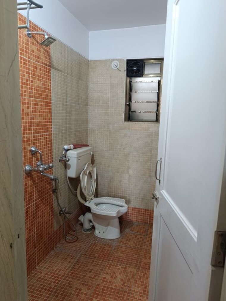 Bathroom, vijay-vilas-vega-building-1-to-6-chs-ltd 3 Bedroom 1200 Sq.Ft. Apartment In Kavesar Thane 10444320