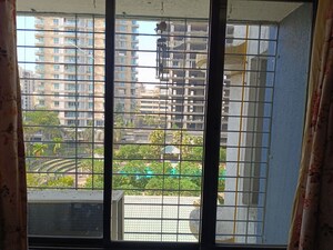 Room in 3 BHK Apartment at Vijay Vilas Vega Building 1 to 6 CHS Ltd, Kavesar – for Rent