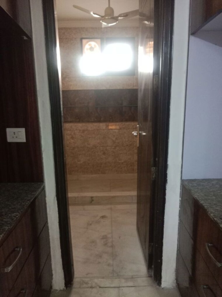 Bathroom, janakpuri 4 Bedroom 2950 Sq.Ft. Builder Floor In Janakpuri Delhi 10444345