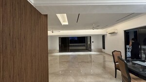 Living Room in 3.5 BHK Villa at Khar West – for Rent
