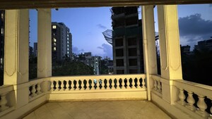3.5 BHK Villa For Rent in Khar West