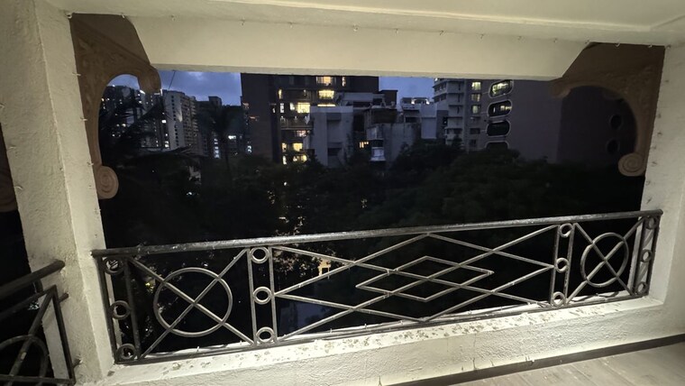 Gym, khar west 3.5 Bedroom 1800 Sq.Ft. Villa In Khar West Mumbai 10444383