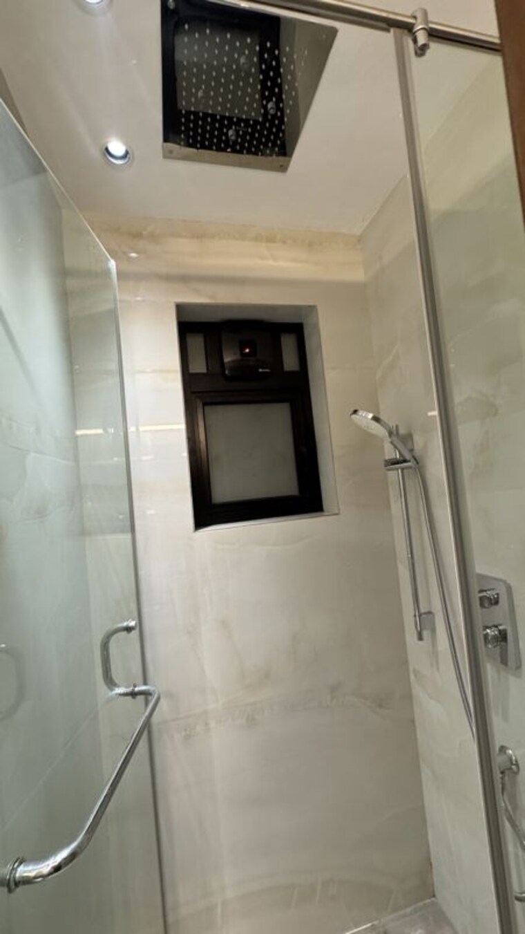 Bathroom, khar west 3.5 Bedroom 1800 Sq.Ft. Villa In Khar West Mumbai 10444383