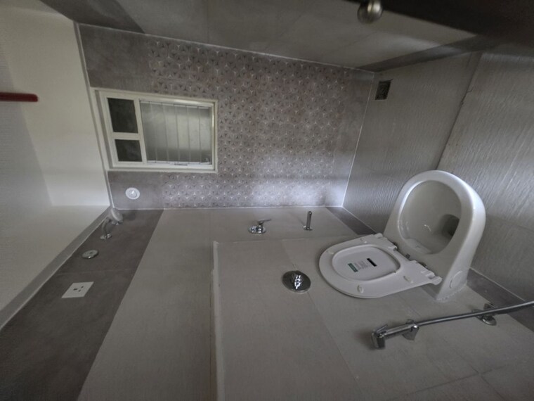 Bathroom, krishna-fairmont 2 Bedroom 850 Sq.Ft. Apartment In Wakad Pune 10444399