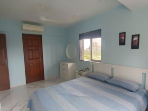 Room in 2 BHK Apartment at Palm Springs Cuffe Parade, Cuffe Parade – for Rent