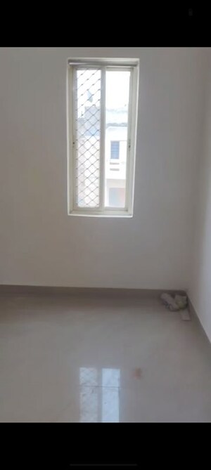 2 BHK Apartment For Rent in Jal Vayu Vihar Noida, Sector 21