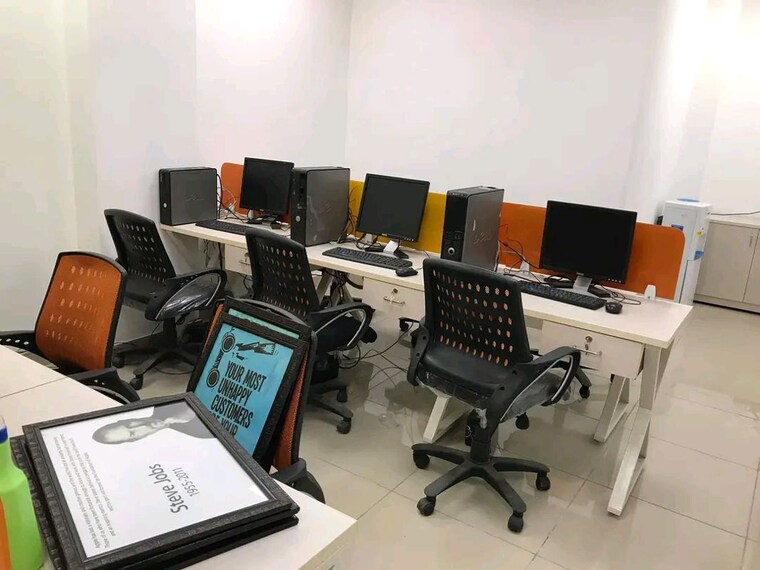 Team Area, sector 3 Commercial Office Space 300 Sq.Ft. In Sector 3 Noida 10444432