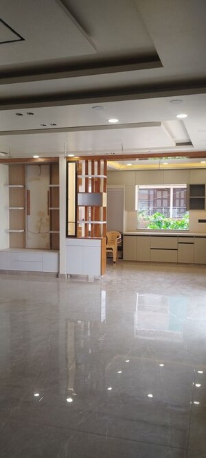 Room in 4 BHK Builder Floor at Sector 85 – for Sale