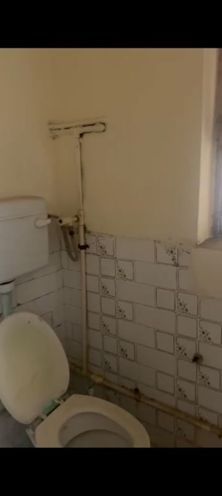 Bathroom, jal-vayu-vihar-noida 2 Bedroom 9500 Sq.Ft. Apartment In Sector 21 Noida 10444446