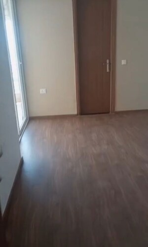 Room in 2.5 BHK Apartment at The Center Court, Sector 88a – for Rent