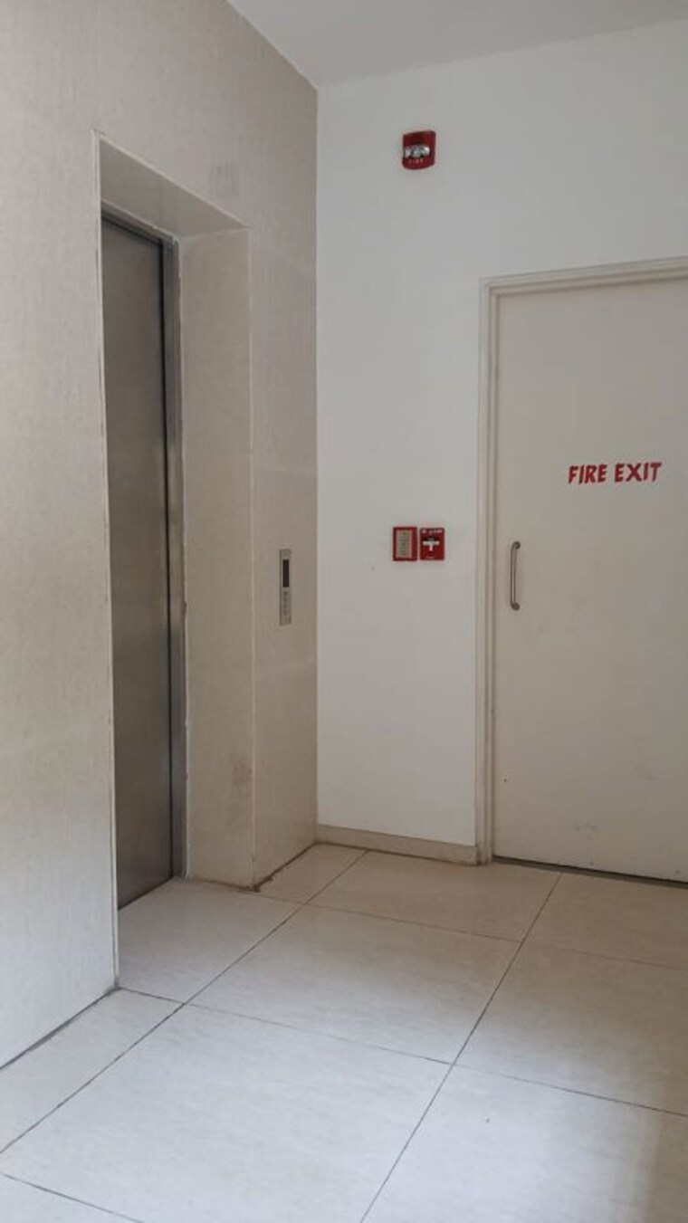 Room, hiranandani-estate Commercial Office Space 868 Sq.Ft. In Ghodbunder Road Thane 10444462