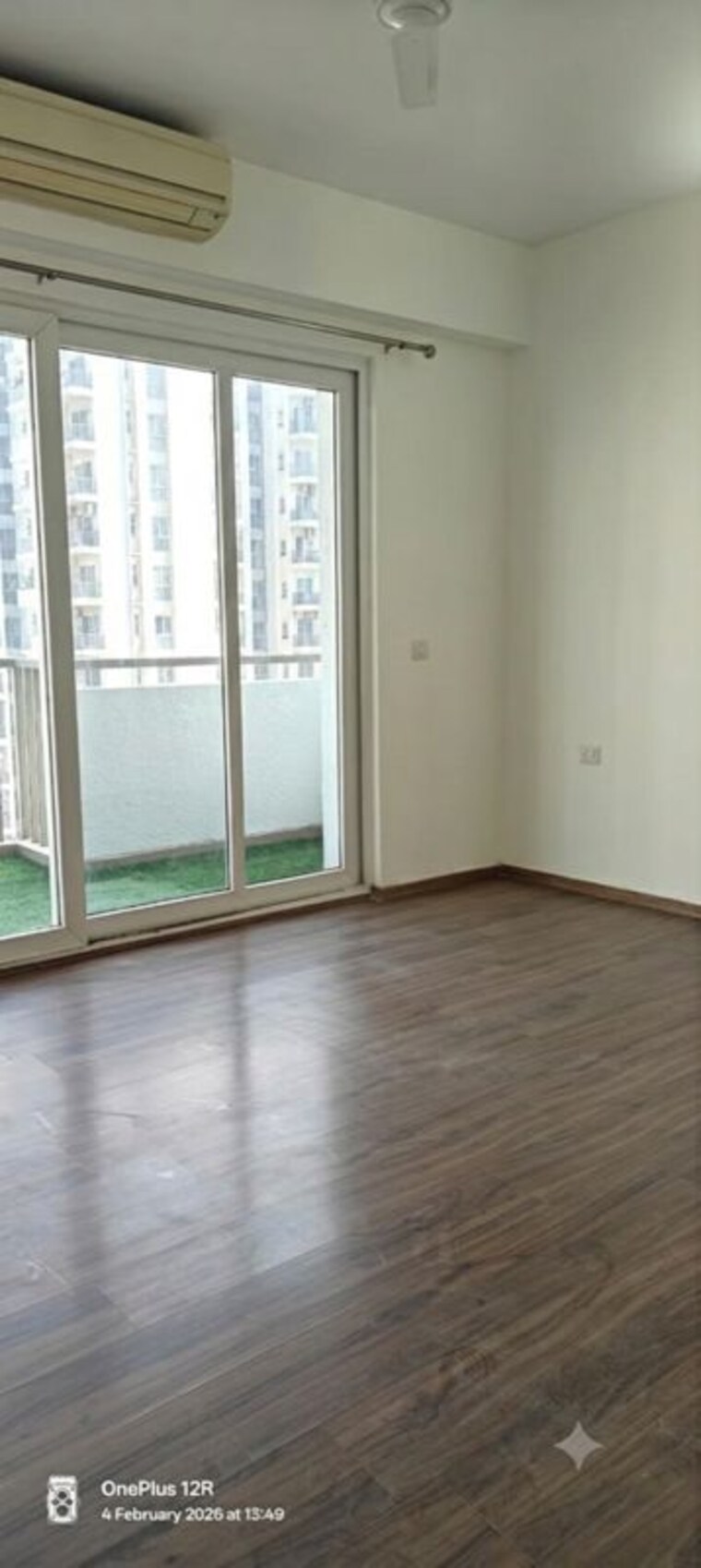 Room, emaar-the-palm-drive-the-premier-terraces 3 Bedroom 1950 Sq.Ft. Apartment In Sector 66 Gurgaon 10444378