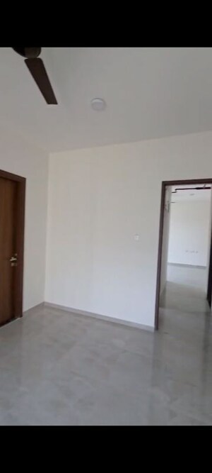 Room in 2 BHK Apartment at Sheth Auris Bliss, Malad West – for Rent