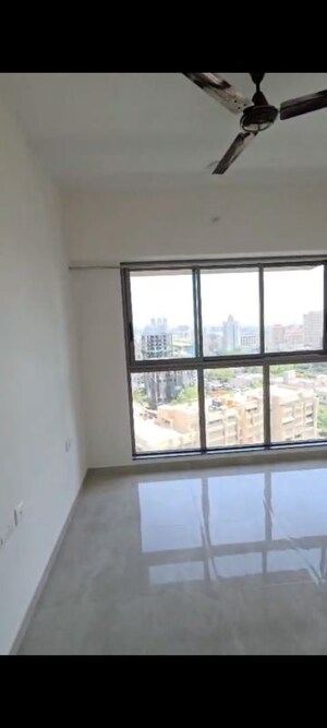 Room in 2 BHK Apartment at Sheth Auris Bliss, Malad West – for Rent
