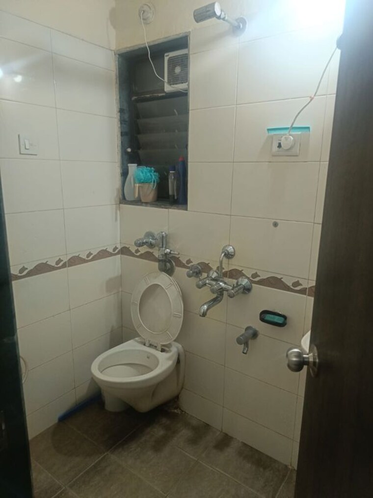 Bathroom, lodha-paradise 2 Bedroom 680 Sq.Ft. Apartment In Majiwada Thane 10444505