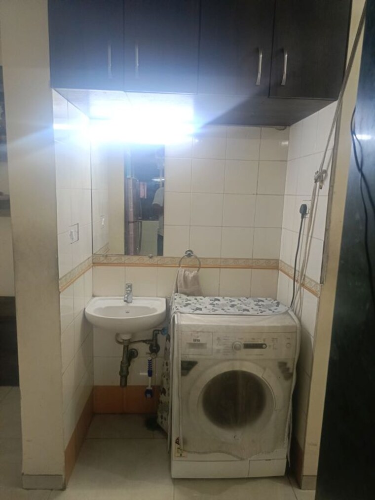 Bathroom, lodha-paradise 2 Bedroom 680 Sq.Ft. Apartment In Majiwada Thane 10444505