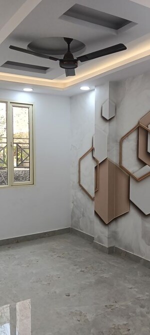 Room in 3 BHK Builder Floor at Govindpuri – for Sale