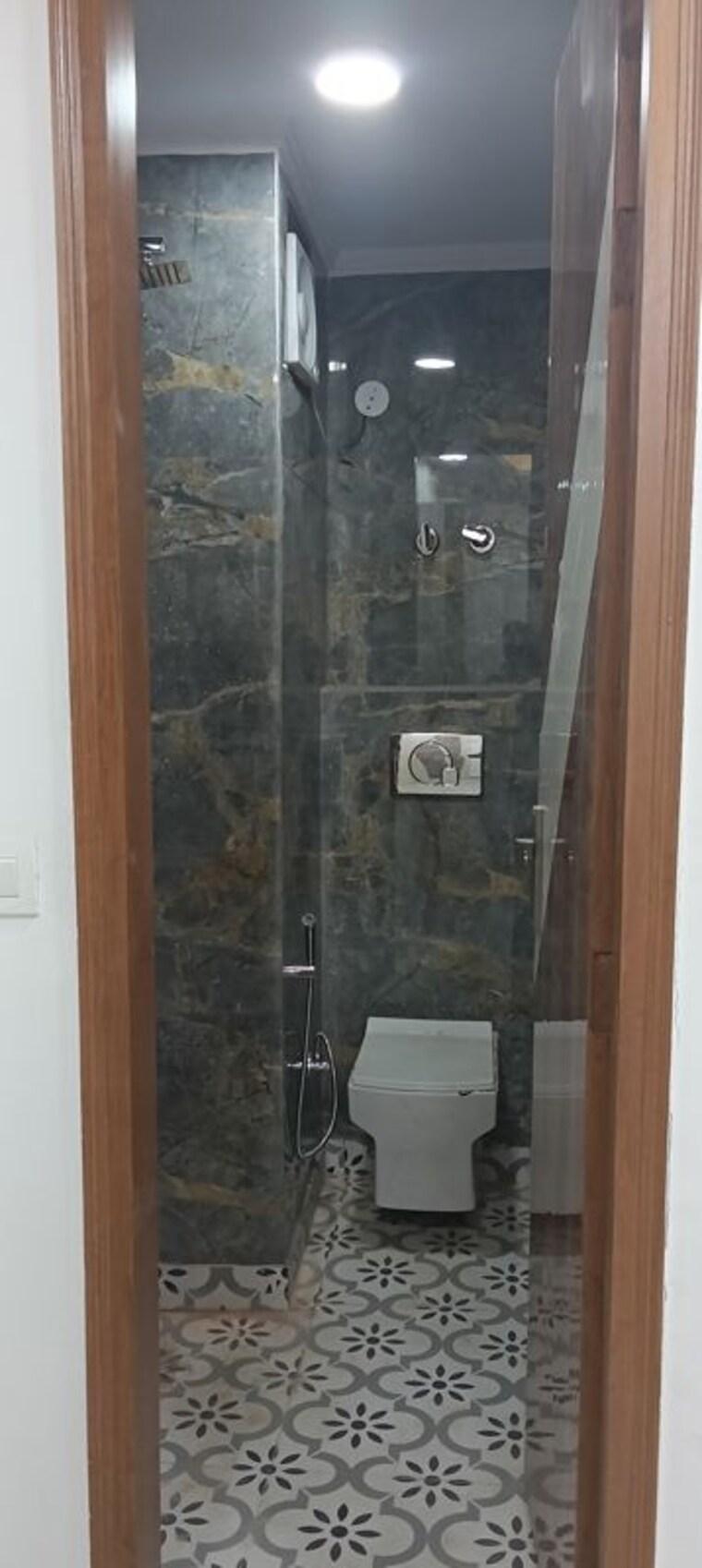 Bathroom, govindpuri 3 Bedroom 900 Sq.Ft. Builder Floor In Govindpuri Delhi 10444513