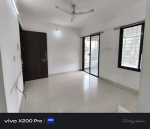 Room in 2 BHK Apartment at Wadgaon Sheri – for Rent