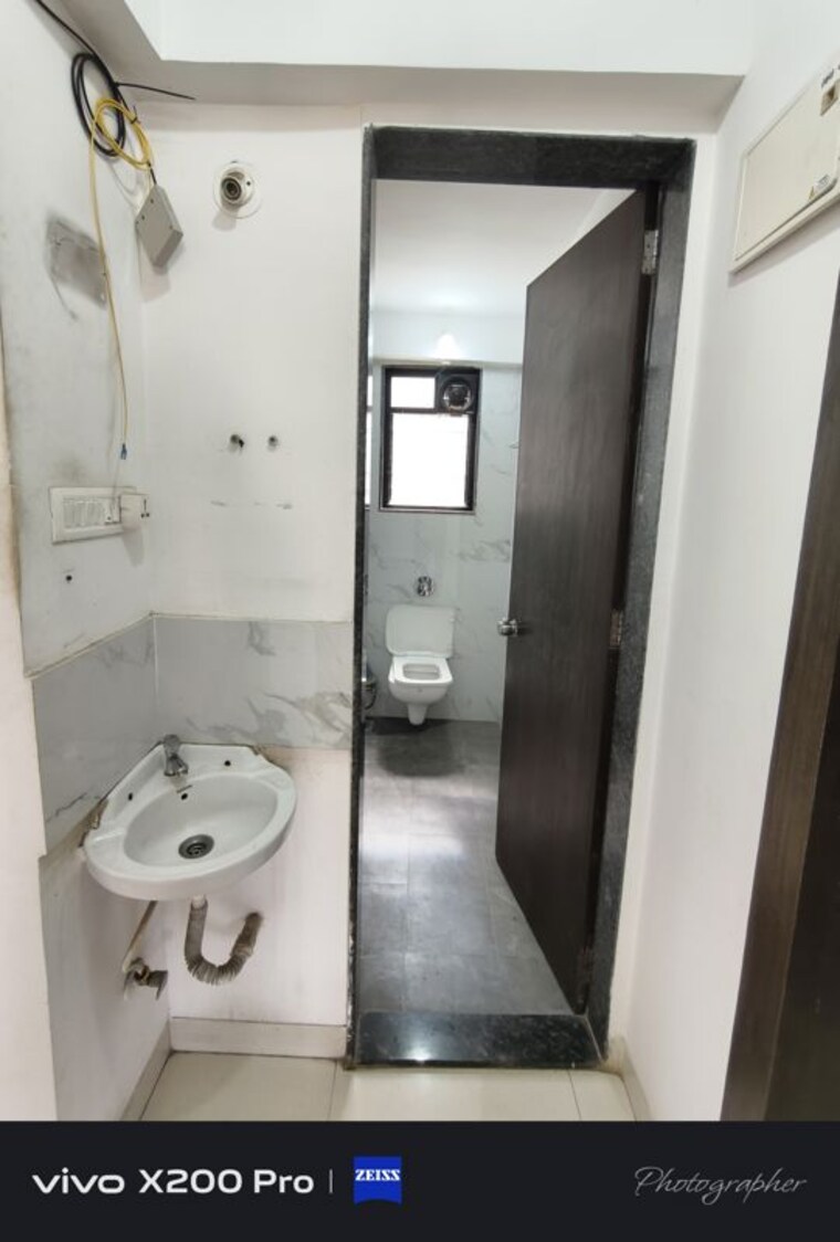 Bathroom, wadgaon sheri 2 Bedroom 880 Sq.Ft. Apartment In Wadgaon Sheri Pune 10444528