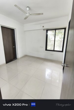 Room in 2 BHK Apartment at Wadgaon Sheri – for Rent