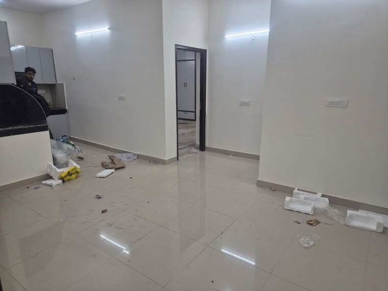 Room, sector 34 6+ Bedroom 300 Sq.Mt. Independent House In Sector 34 Noida 10444537