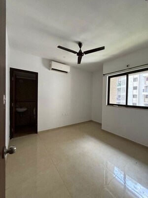 Room in 2 BHK Apartment at Lodha Downtown, Dombivli East – for Rent