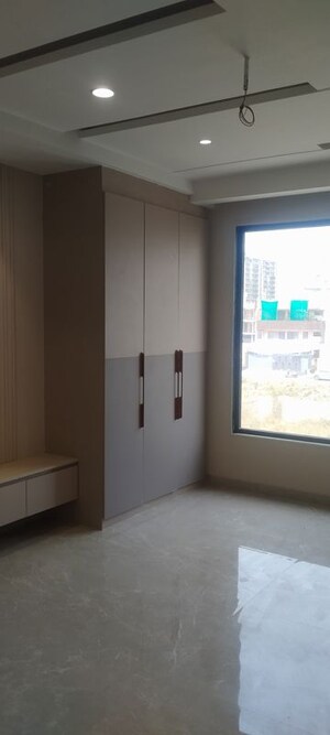 Room in 4 BHK Builder Floor at Sector 85 – for Sale
