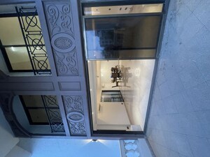 Furnished Amenities in 3 BHK Apartment at Regency Terrace, Khar West – for Rent