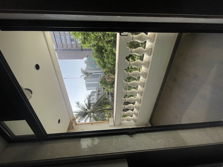 Balcony, regency-terrace 3 Bedroom 2200 Sq.Ft. Apartment In Khar West Mumbai 10444572