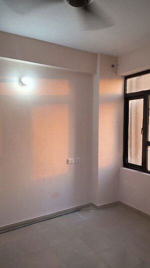 Room in 1 BHK Apartment at Auric City Homes, Sector 82 – for Rent