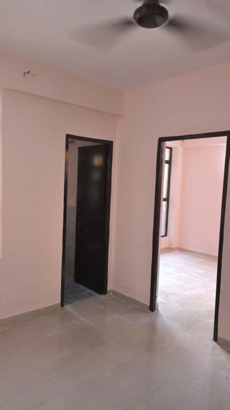 Room, auric-city-homes 1 Bedroom 350 Sq.Ft. Apartment In Sector 82 Faridabad 10444587
