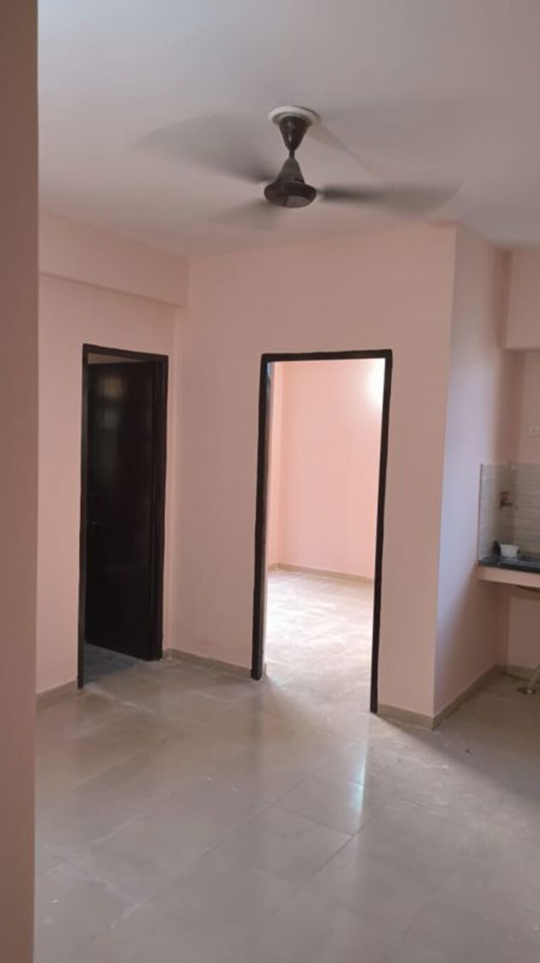 Room, auric-city-homes 1 Bedroom 350 Sq.Ft. Apartment In Sector 82 Faridabad 10444587