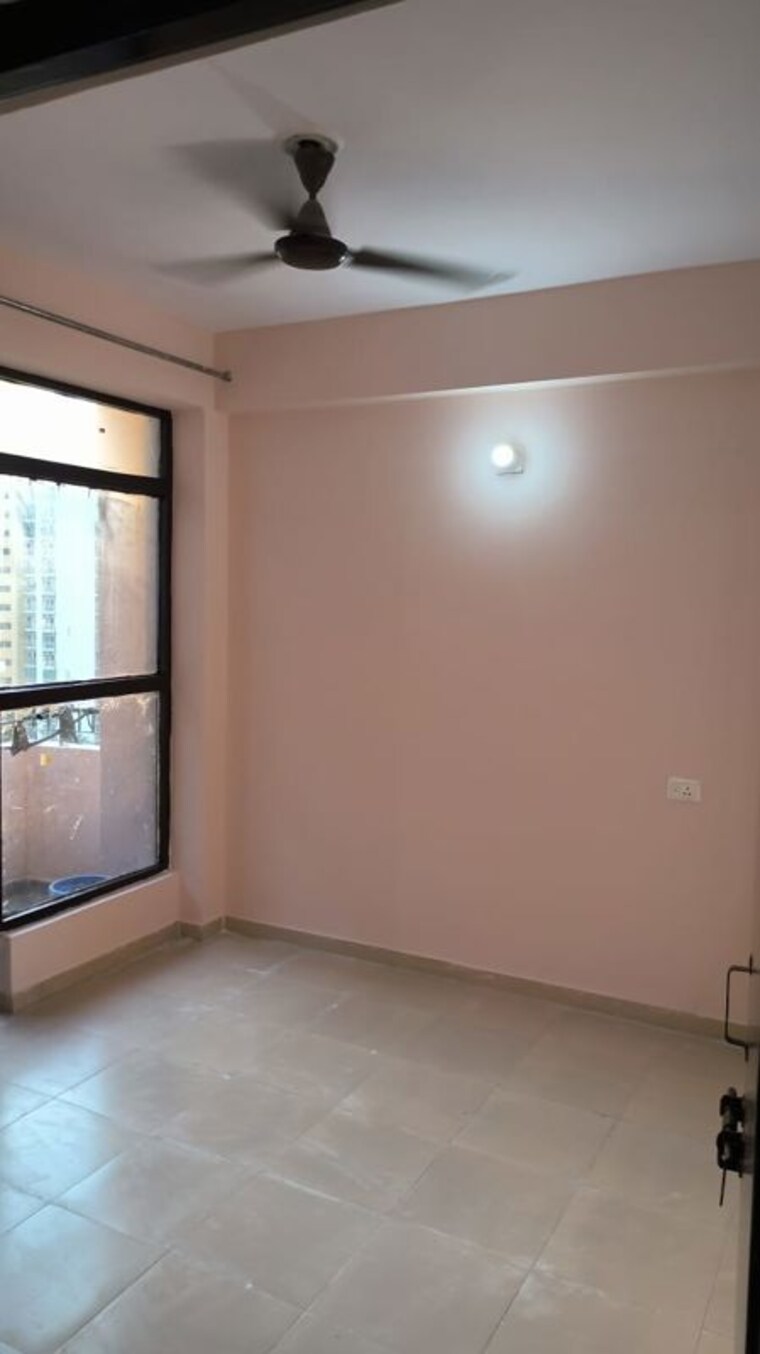 Room, auric-city-homes 1 Bedroom 350 Sq.Ft. Apartment In Sector 82 Faridabad 10444587