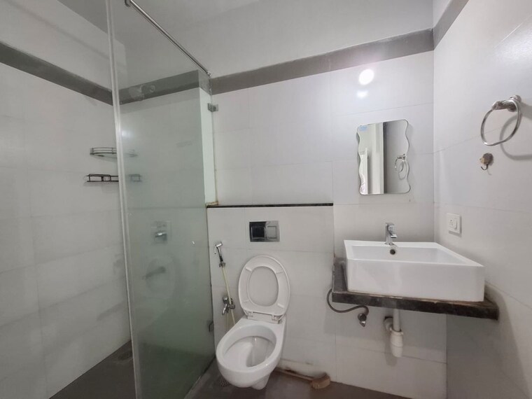 Bathroom, lodha-splendora-phase-ii 2 Bedroom 771 Sq.Ft. Apartment In Ghodbunder Road Thane 10444571