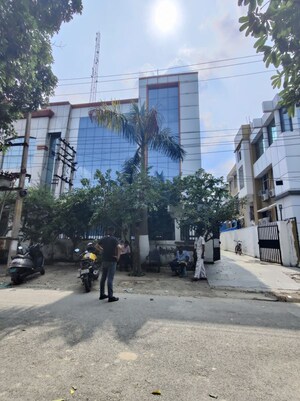Parking in  Warehouse at Sector 63 – for Rent