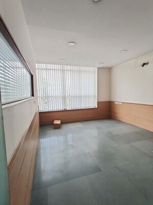 Common Area in  Warehouse at Sector 63 – for Rent