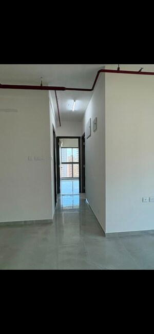 Room in 2 BHK Apartment at Sheth Auris Bliss, Malad West – for Rent