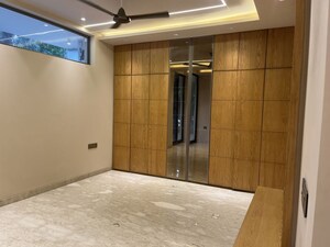 Room in 4 BHK Builder Floor at Malibu Town – for Sale