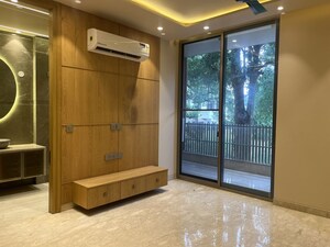 Room in 4 BHK Builder Floor at Malibu Town – for Sale