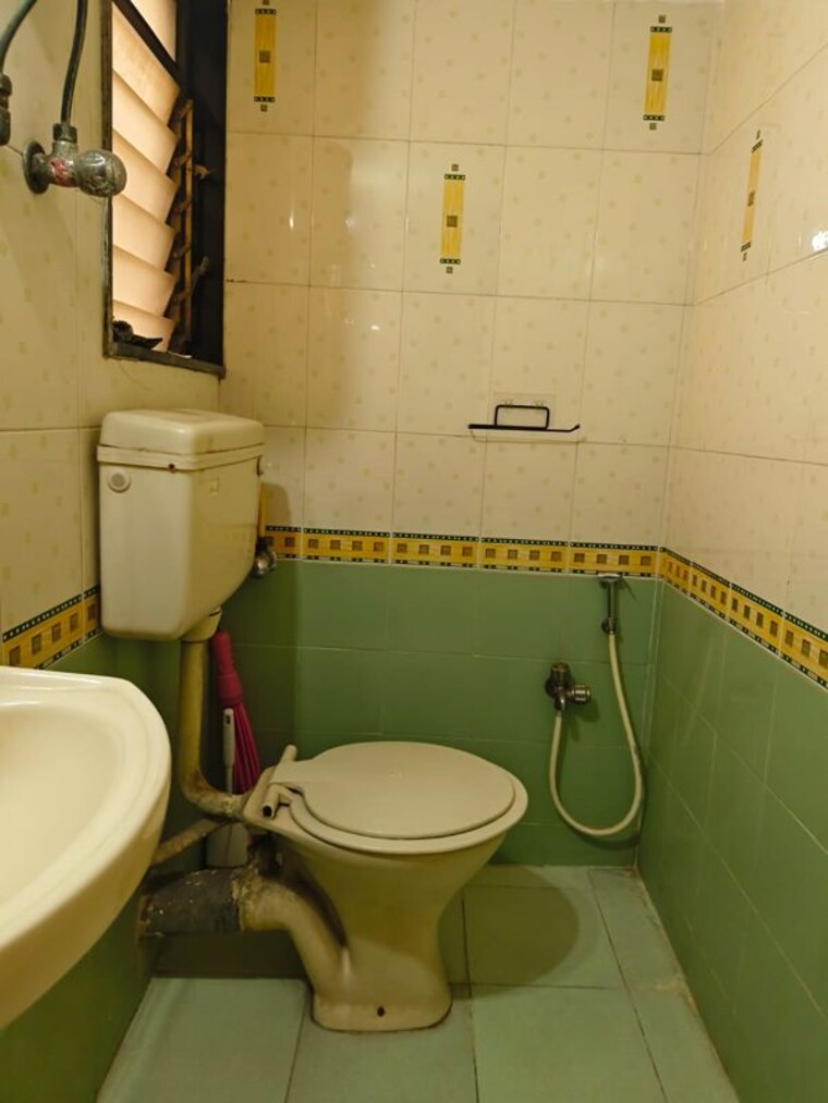Bathroom, sandesh nagar 1 Bedroom 400 Sq.Ft. Apartment In Sandesh Nagar Mumbai 10444638