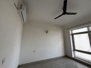 3 BHK Apartment For Rent in Jaypee Greens Pavilion Court, Sector 128