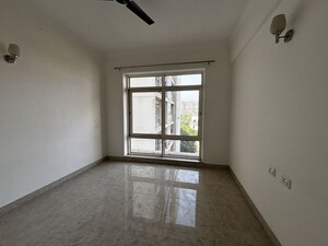 Room in 3 BHK Apartment at Jaypee Greens Pavilion Court, Sector 128 – for Rent