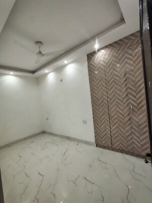 Bathroom in 4 BHK Builder Floor at Green Fields Colony – for Rent
