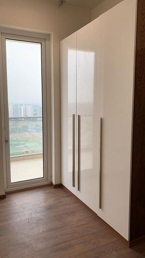 Room in 3 BHK Apartment at Mahindra Luminare, Sector 59 – for Sale