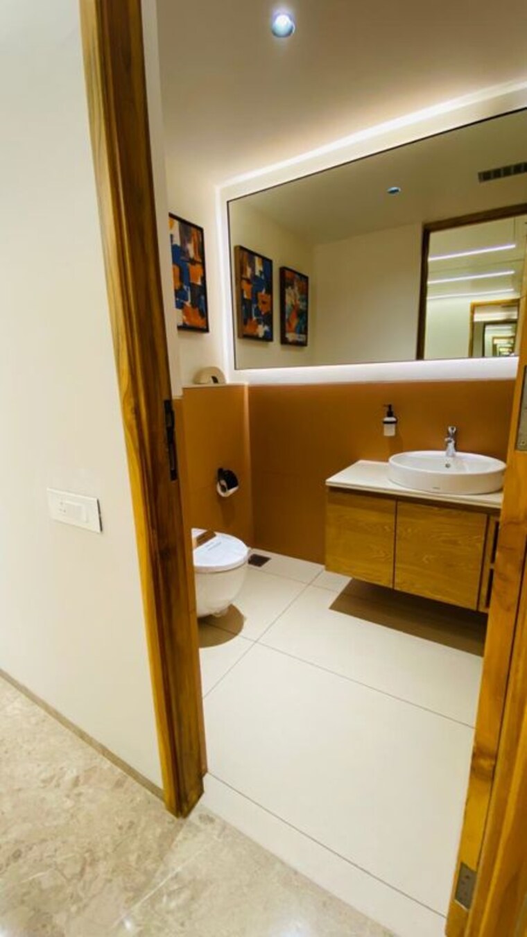 Washroom, vihav-keystone-skyvillas 4 Bedroom 4180 Sq.Ft. Apartment In New Alkapuri Vadodara 10444727