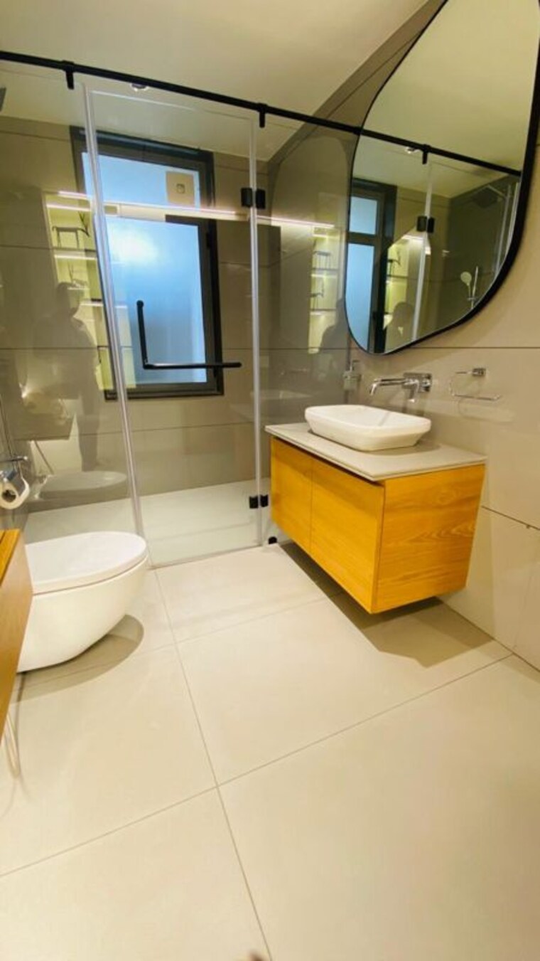 Washroom, vihav-keystone-skyvillas 4 Bedroom 4180 Sq.Ft. Apartment In New Alkapuri Vadodara 10444727