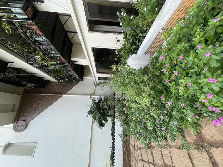 Balcony, regency-terrace 3 Bedroom 2400 Sq.Ft. Apartment In Khar West Mumbai 10444725