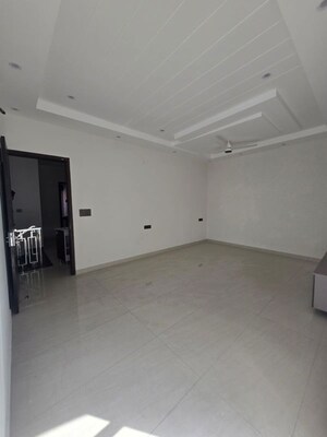 Room in 4 BHK Independent House at Laxman Chowk – for Sale
