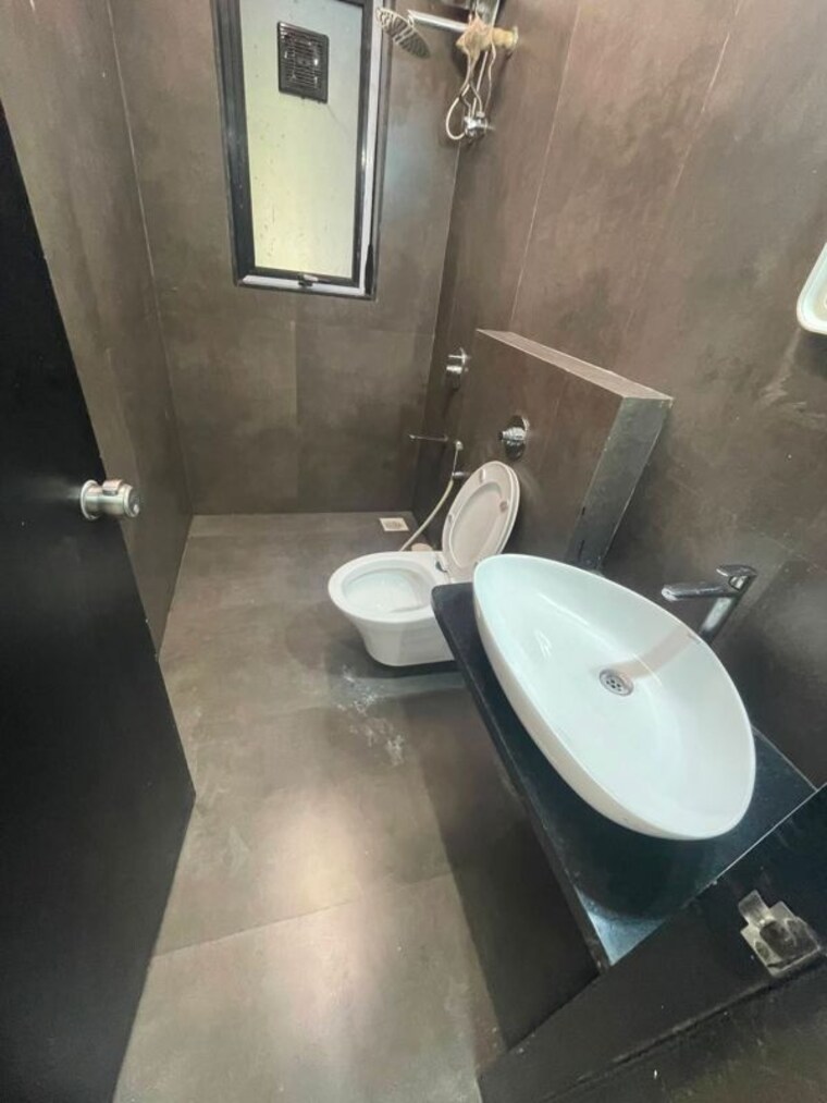 Bathroom, kakad-west-end 3 Bedroom 1200 Sq.Ft. Apartment In Andheri West Mumbai 10444740